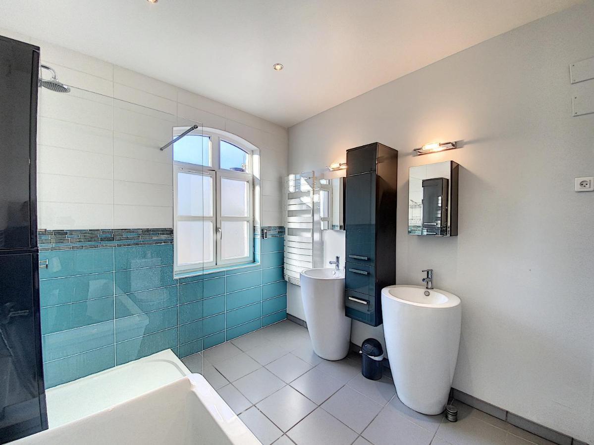 Maison 3 - Terrasse - Climatisation 10 Minutes A Pied Du Pont D'avignon Apartment *